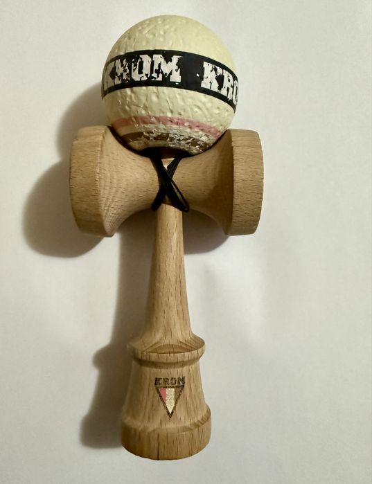 Vand Kendama Strogo Neapolitan