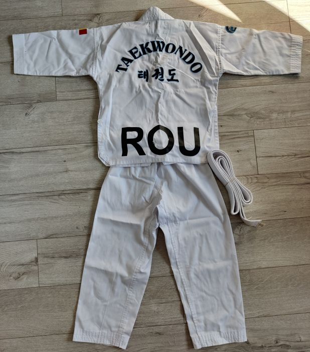 Costum taekwondo cu sigla VIP marimea 130