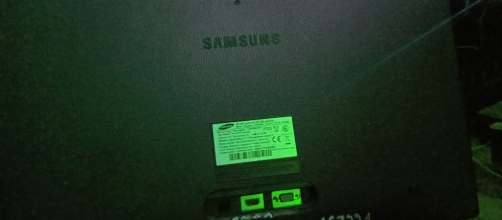 Монитор Samsung в хорошем состоянии