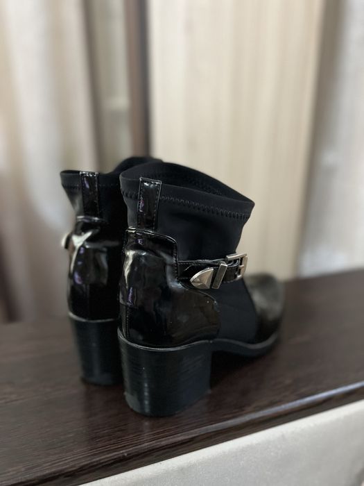 Дамски обувки с лек ток