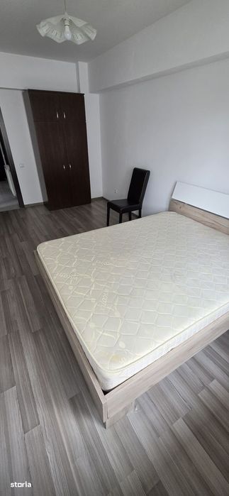 Zamca-bloc nou- 2 camere decomandate + loc de parcare