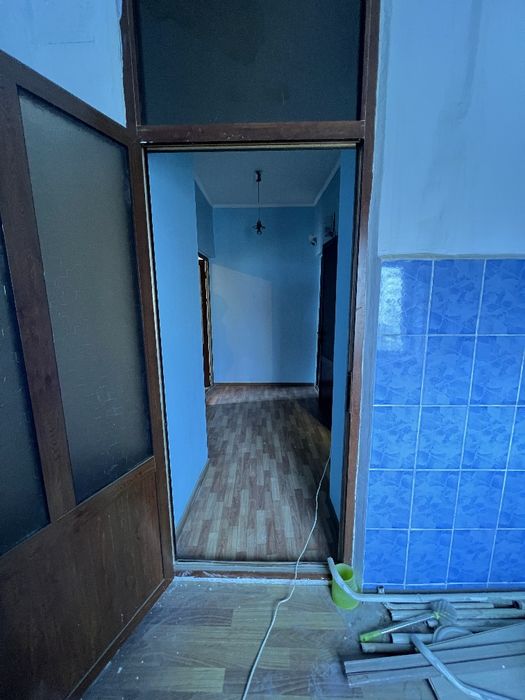 Саттепода 1 хоналик квартира сотилади 6 метрлик балкон 6/9 этажлик дом