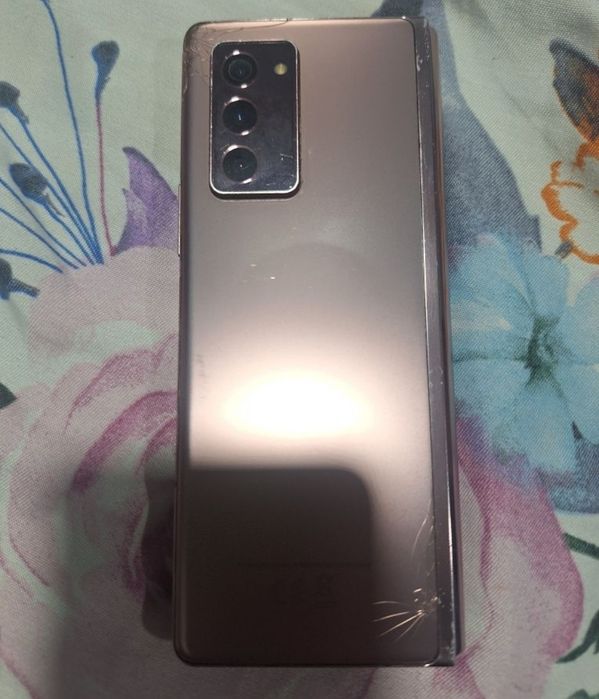 Vând s au schimb Z fold 2