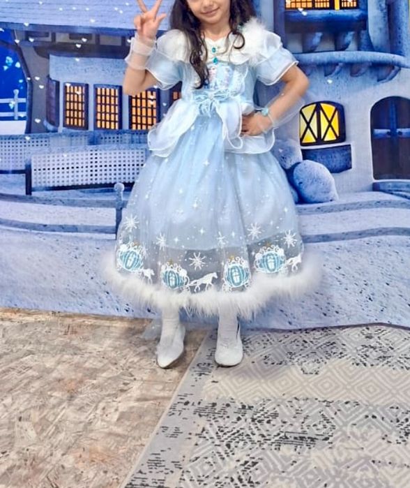 Продам нарядное платье на девочку