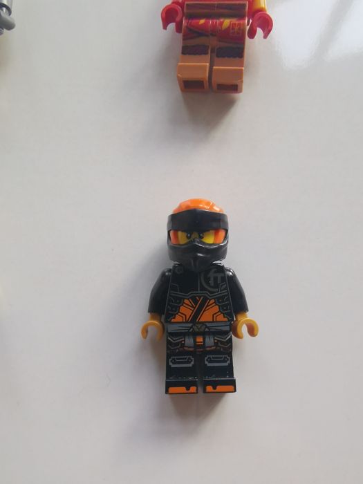 Продавам и заменям Лего/ Lego ninjago фигурки