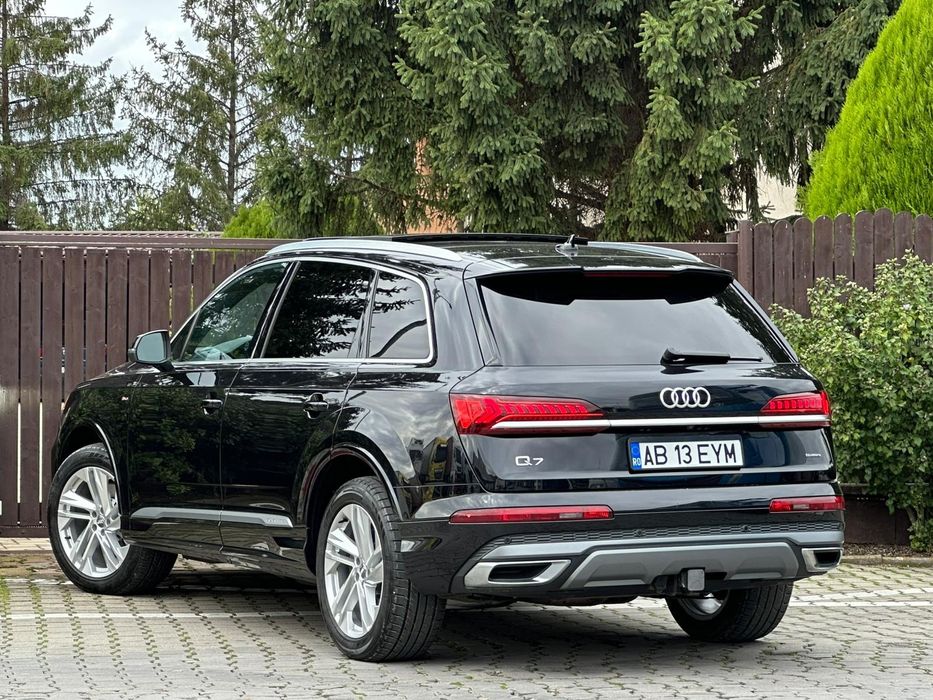 Audi Q7 quoatroo 3.0 benzina 340cp mild haibrid 7 locuri
