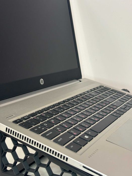 Стойка за лаптоп