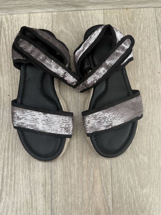 Детские сандали 34-35 р