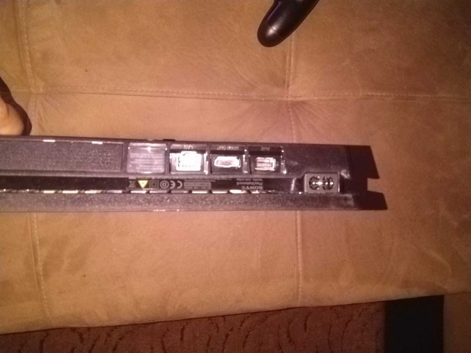 PS4  slim с хитови игри в гаранция до 2024г