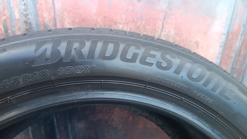 245/45/18 Bridgestone