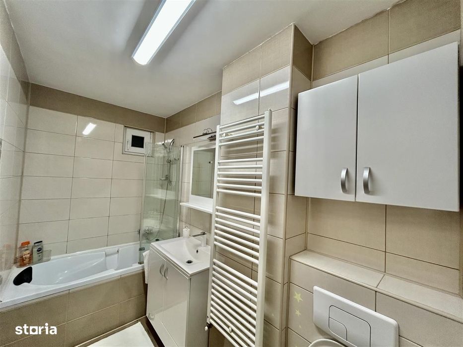 Apartament de închiriat în Sibiu – 3 camere, decomandat, 2 băi, 80 mp
