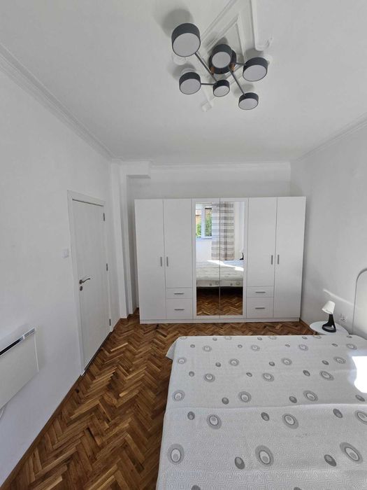 Дава се под наем Двустаен апартамент в София, Център - 65 кв.м за 615 € - Снимка #1