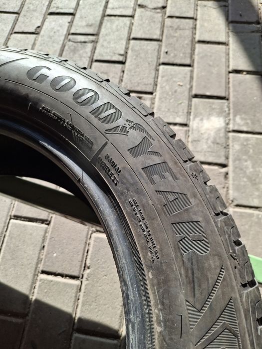 2 Anvelope de iarnă 235 55 r18 Goodyear