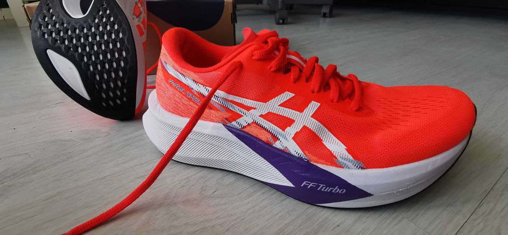 Дамски маратонки за бягане ASICS MAGIC Speed 4 women