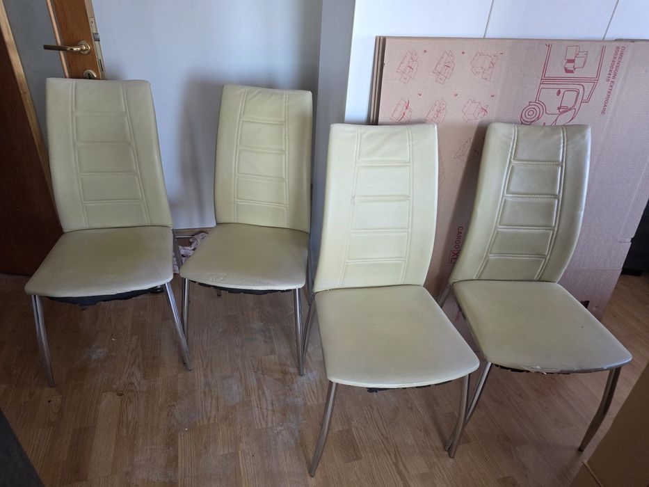 Patru scaune bucătărie