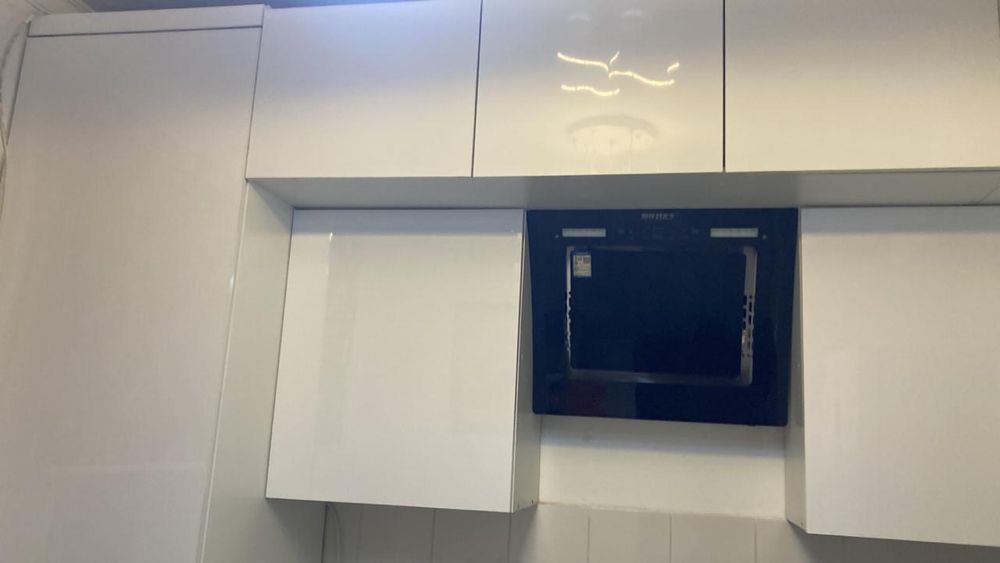 Алам деушілер болса, кухонный гарнитур бар.