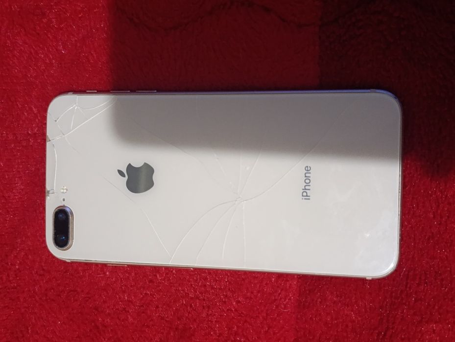 Iphone 8+ emkost 80 128gb hotira