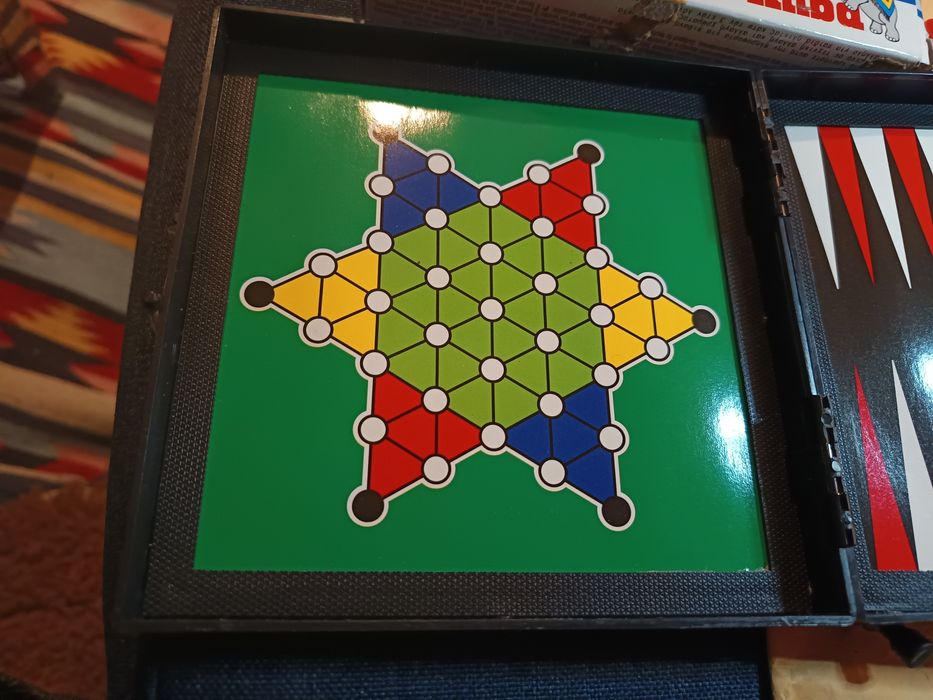 Магнитна дъска за шах и други игри