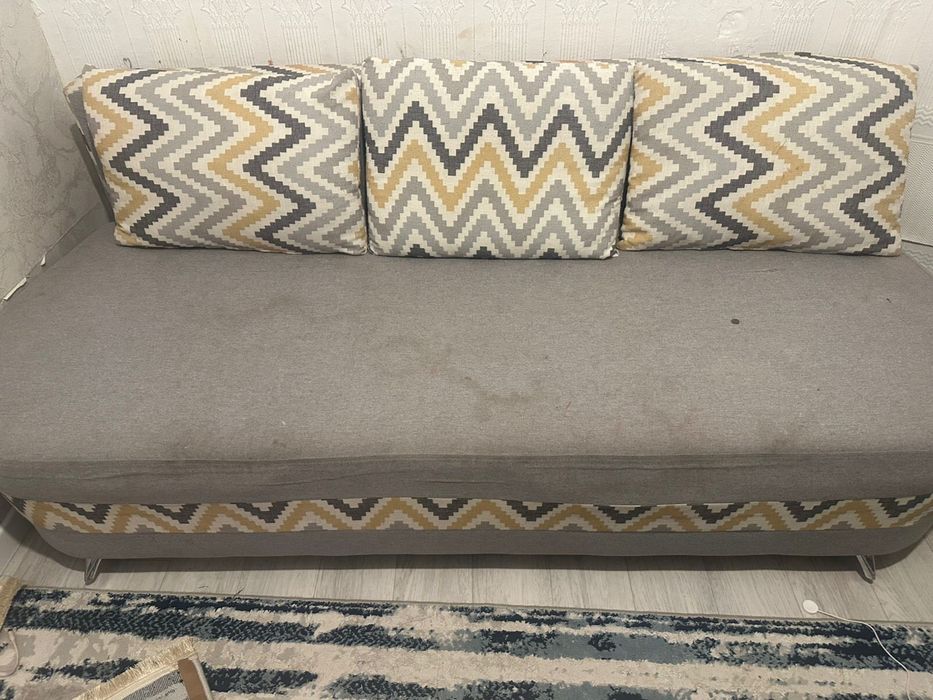 Отдаю даром тахту