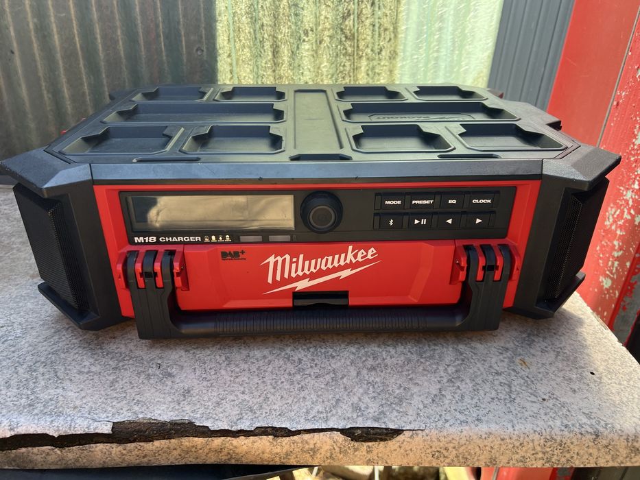Vand radio santier Milwaukee M18PRCDAB+ model 2024