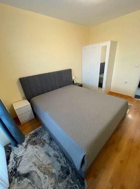 Дава се под наем Двустаен апартамент в Бургас, Меден рудник - зона А - 46 кв.м за 357 € - Снимка #2