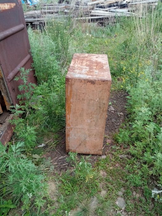 Инструментальный ящик, сейф