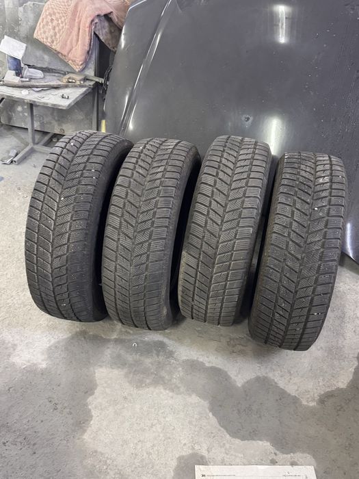 Продам шины 215/65/16
