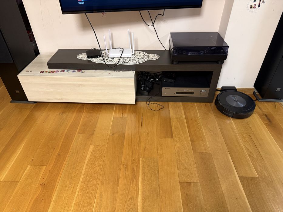 Телевизионен шкаф