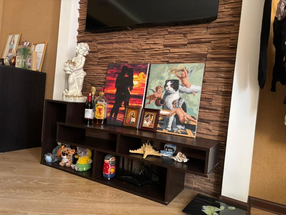 Продам тумбу под TV