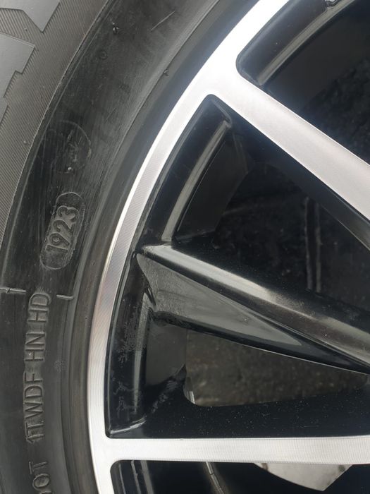 Продам диски с резиной стояли на Rav 4