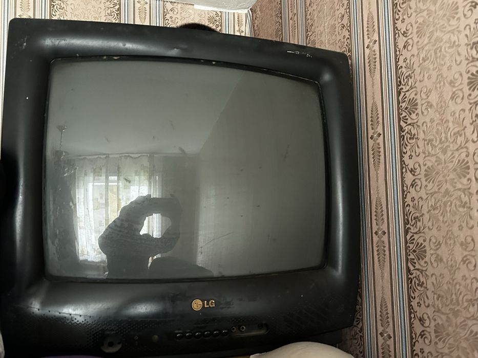 Старый LG  телевизор рабочий