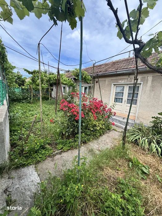 Teren+casa 3 camere-zona Coiciu