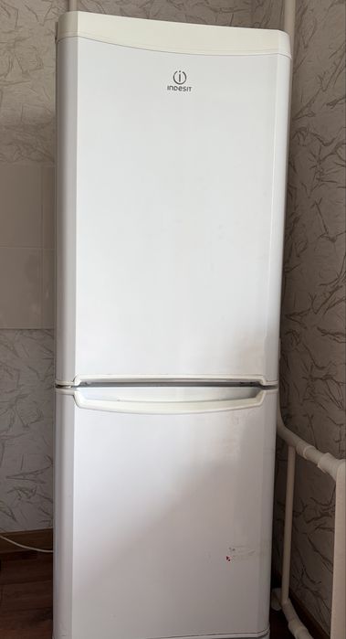 Холодильник Indesit B16.025 (WT-SNG)