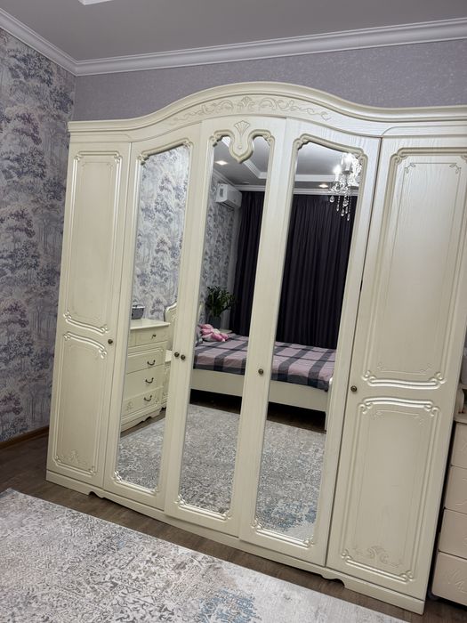 Спальный гарнитур