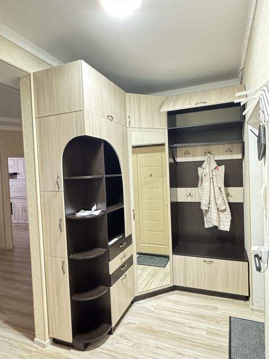 Срочно Мебель для входа продается