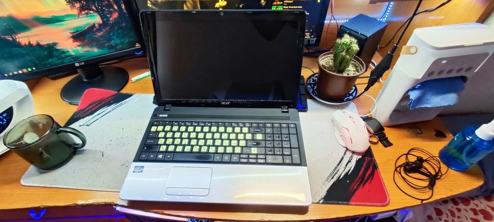 рабочий ноутбук ACER ASPIRE E_571