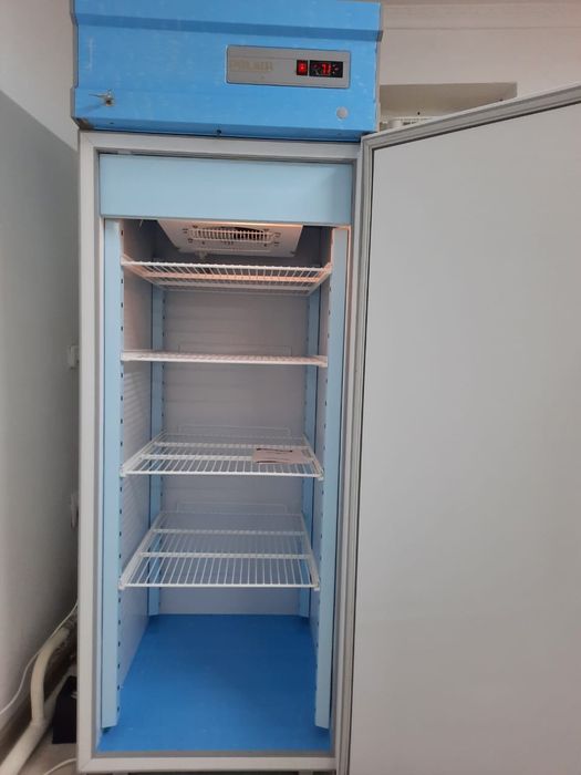 Холодильный шкаф