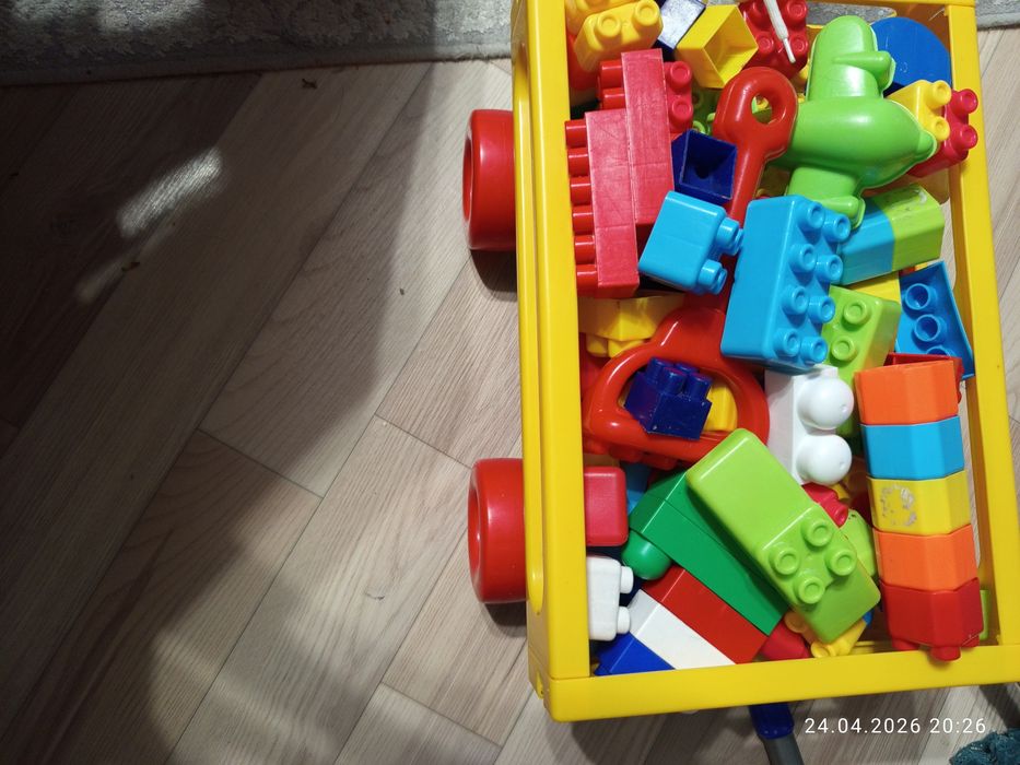 Конструктор с тележкой