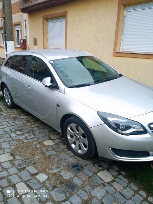 Mașina Opel Insignia