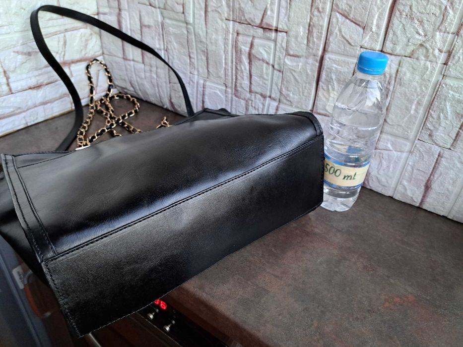 дамска чанта Arezzo черна кожена-естествена кожа