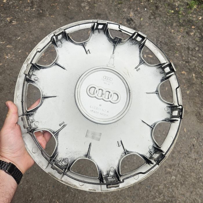 Продам один оригинал колпак на 15 audi