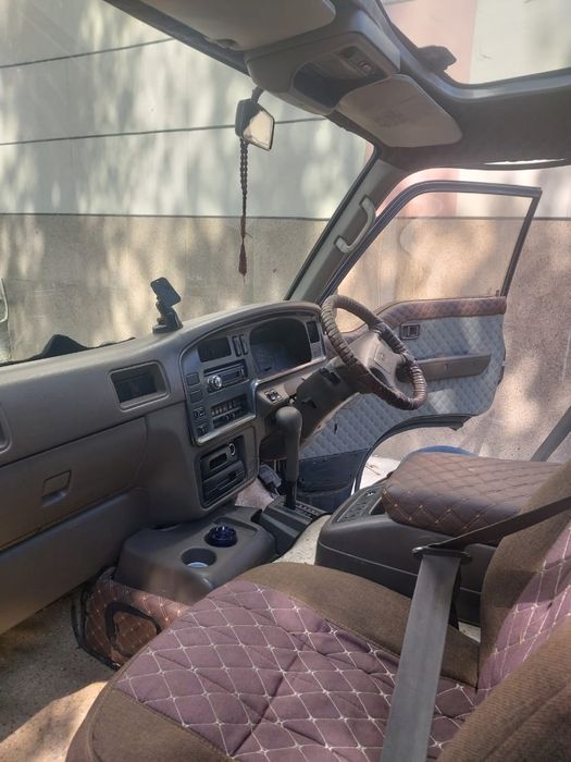 Ниссан караван 7 местный