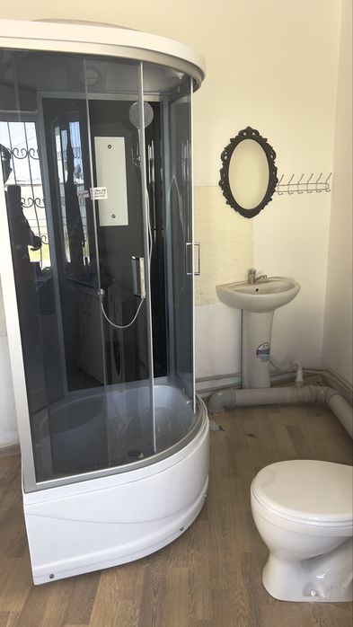 Участок со зданием