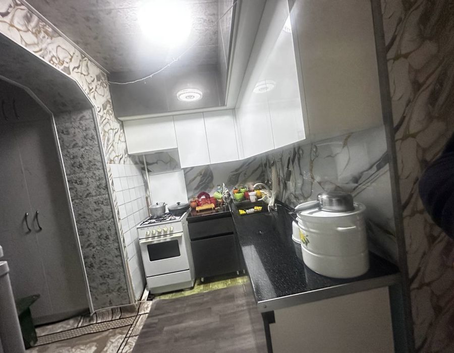 Uchquduq tumanida arzon narxda 2 xonali kvartira srochna sotiladi