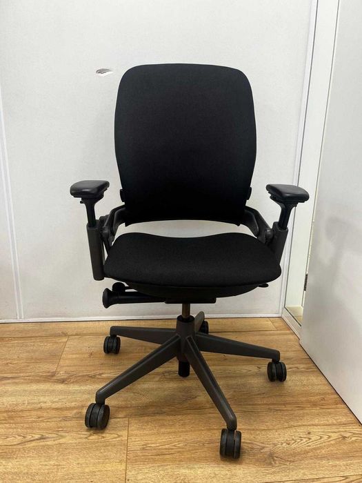 Refurbished Steelcase Leap V2