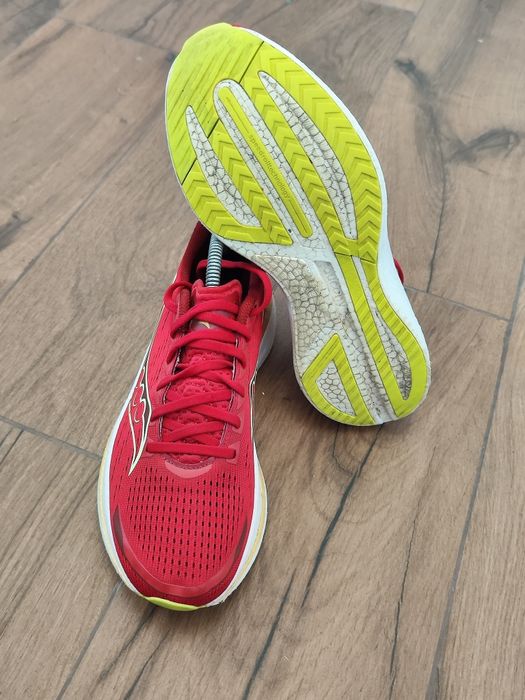 Маратонки Saucony