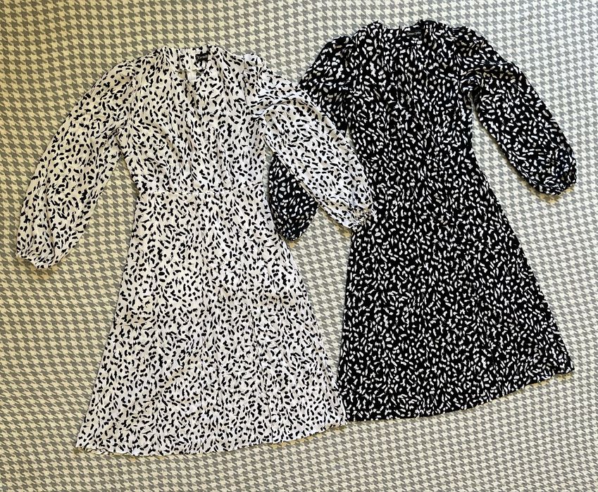 Женское платье с вырезом