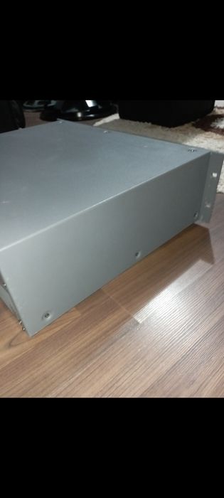 Vînd amplificator EV q44