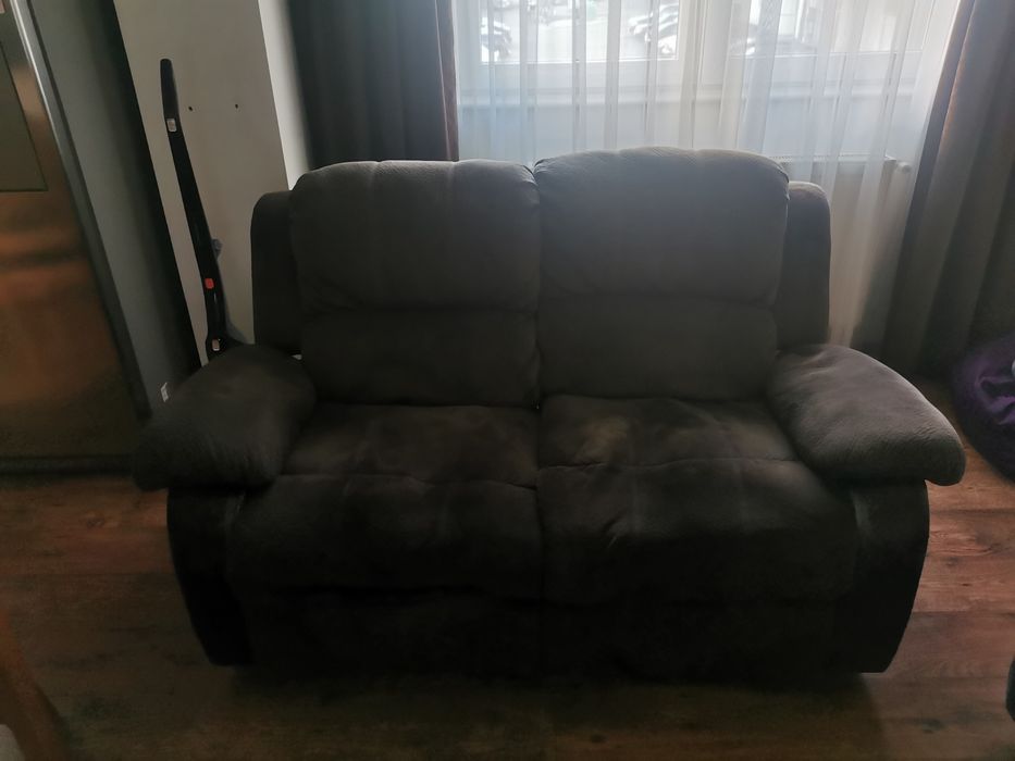 Vând canapele reclinere