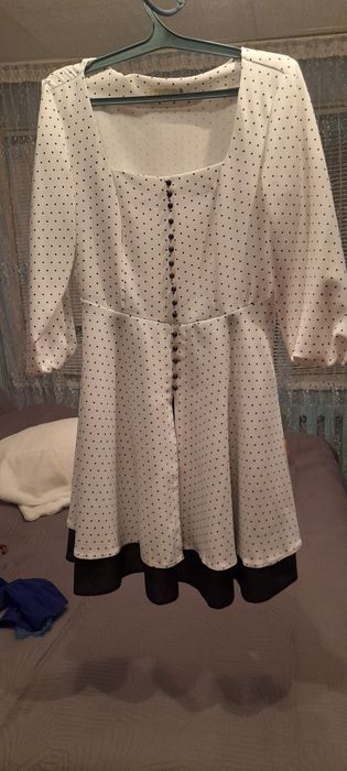 Платья темно синее и мелкий горох